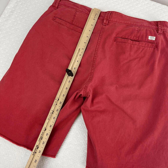Vintage Hawkings Mcgill Men's Size 34 Tailored Fit Red Bermuda Style Shorts - Picture 6 of 9
